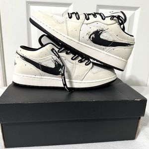 Size 7y- Air Jordan 1 Low Brushstroke Swoosh - Paint Splatter